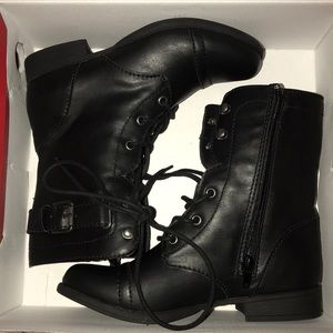 Black boots size 5